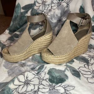 Marc Fisher LTD. Mlannie Wedges